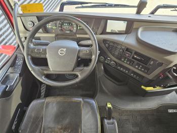 FH 16.650 8x4 / HIAB 105 t/m CRANE / KRAN